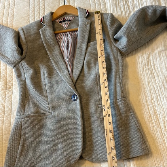 Tommy Hilfiger Textured Gray Ribbon Trim Blazer. Size 4. - Picture 12 of 16
